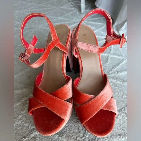 Platform Velvet Sandals in Sandbar Orange size 8 - Picture 3 of 8